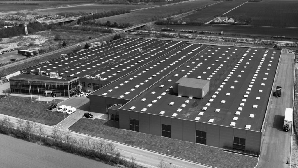 Glaseksperten fabrik fra luften.