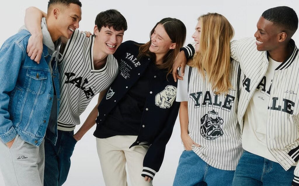 5 personer i Les Deux tøj.